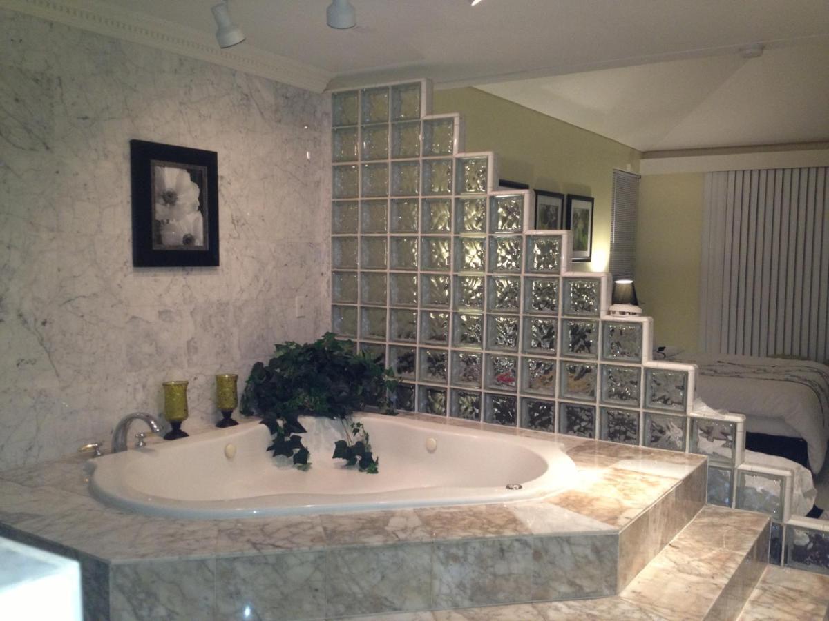 Oceanfront Home With Private Pool Тамунинг Екстериор снимка